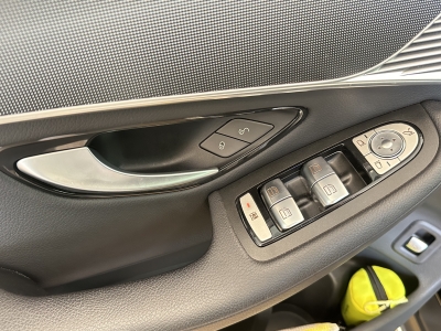 Mercedes-Benz EQC 400 MBUX*Matrix*AHK*R.Cam*SHZ*Distronic+Navi