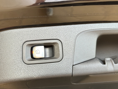 Mercedes-Benz EQC 400 MBUX*Matrix*AHK*R.Cam*SHZ*Distronic+Navi