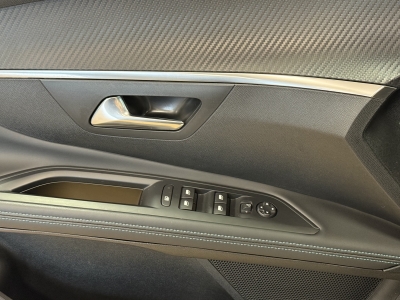 Peugeot 5008 Allure*R.Cam*SHZ*Teilleder*Navi*dig.Cockpit