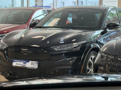 Mercedes-Benz EQC ACC*AHK*Ambiente*LED*Navi*ST.Heiz*R.Cam*MBOX