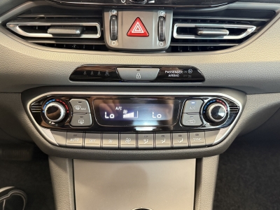 Hyundai i30 Prime*M.hybrid*S.Dach*Winterpaket*R.Cam*Navi