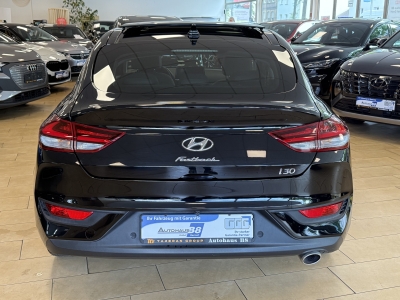 Hyundai i30 Prime*M.hybrid*S.Dach*Winterpaket*R.Cam*Navi