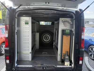 Renault Trafic L1H1 3,0t Komfort*Regalsystem*LED*Navi*