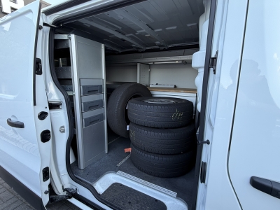 Renault Trafic L1H1 3,0t Komfort*Regalsystem*LED*Navi*