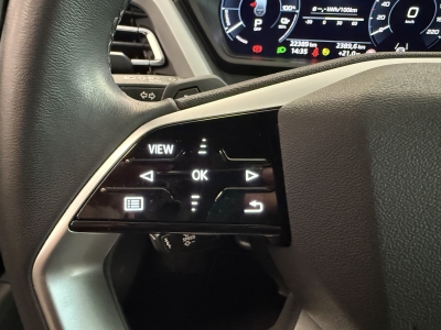 Audi Q4 etron*R.Cam*CarPlay*Virtual Cockpit*19"LM