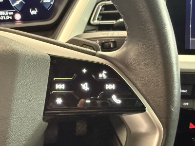 Audi Q4 etron*R.Cam*CarPlay*Virtual Cockpit*19"LM