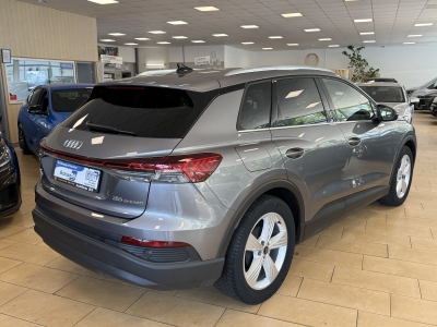 Audi Q4 etron*R.Cam*CarPlay*Virtual Cockpit*19"LM