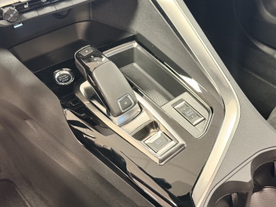 Peugeot 3008 GT*Pano*AHK*ACC*Leder**Ambiente*R.cam*SHZ