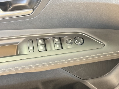 Peugeot 3008 GT*Pano*AHK*ACC*Leder**Ambiente*R.cam*SHZ