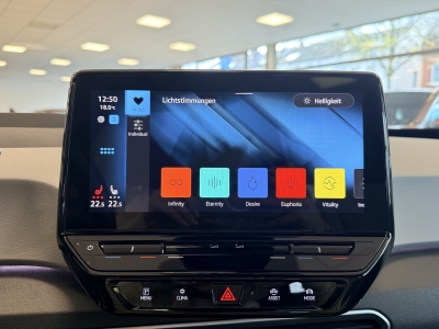 VW ID.3 Pro Performance*Tech*Pano*HUD*WMP*ACC*R.cam