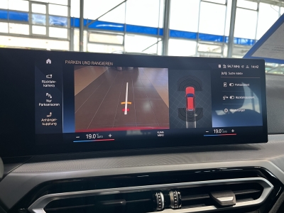 BMW 318 Sport*Shadow*Widescreen*R.Cam*AHK*SHZ*LED*