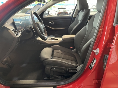 BMW 318 Sport*Shadow*Widescreen*R.Cam*AHK*SHZ*LED*