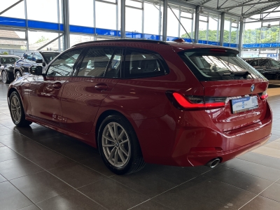 BMW 318 Sport*Shadow*Widescreen*R.Cam*AHK*SHZ*LED*