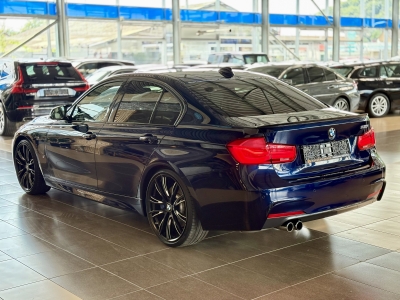 BMW 330 iPerformance M Sport Pano Leder LED Head-Up