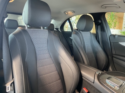 Mercedes-Benz E 300 Avantgarde WideScreen LED R.Cam Navi SHZ 