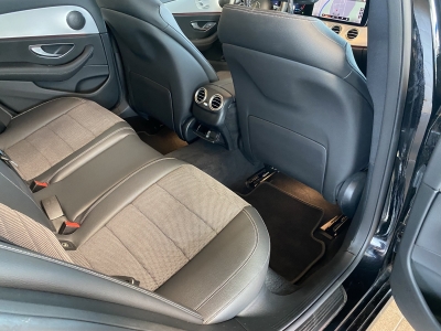 Mercedes-Benz E 300 Avantgarde WideScreen LED R.Cam Navi SHZ 