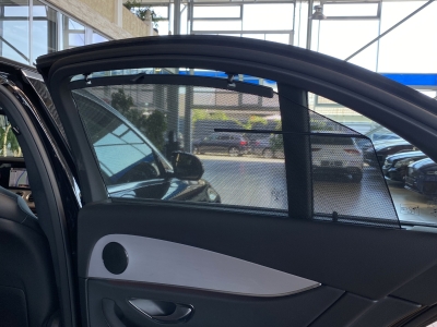 Mercedes-Benz E 300 Avantgarde WideScreen LED R.Cam Navi SHZ 