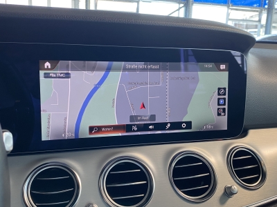 Mercedes-Benz E 300 Avantgarde WideScreen LED R.Cam Navi SHZ 