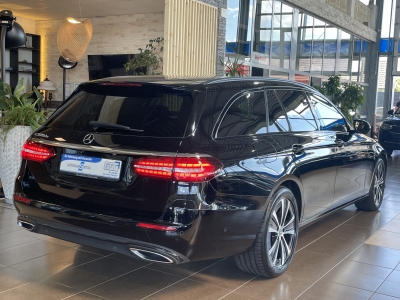 Mercedes-Benz E 300 de Avantgarde AHK LED R.Cam SHZ Navi