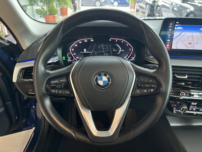 BMW 530 xDrive*MildHyb.*AHK*Leder*LED*R.Cam*Winter-Paket