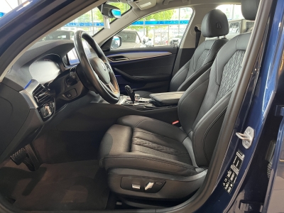 BMW 530 xDrive*MildHyb.*AHK*Leder*LED*R.Cam*Winter-Paket