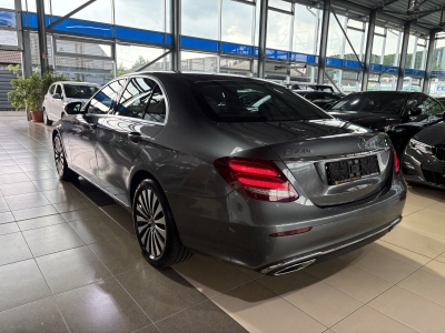 Mercedes-Benz E 350 Avantgarde*LED*Leder*Distronic +*R.Cam*Navi