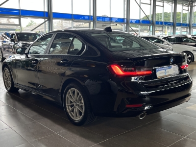 BMW 330 Advantage*G20*LED*Leder*Navi*CarPlay*Head-Up
