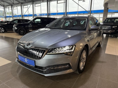Skoda Superb Style iV AHK LED SHZ DCC dig.Cockpit ACC