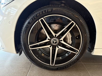 Mercedes-Benz C 300 e AMG-Line Ambiente-Licht LED Distr.+ DAB