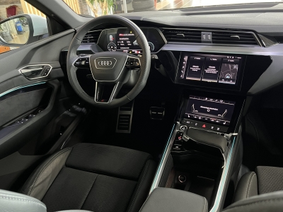 Audi Q8 e-tron 50 S line*Bang&Olufsen*AHK 95 kWh