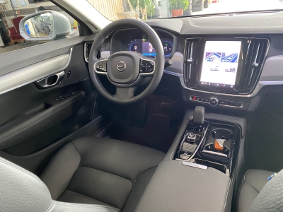 Volvo V90 Core Recharge Hybrid AWD dig.Cockpit Leder