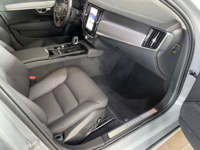 Volvo V90 Core Recharge Hybrid AWD dig.Cockpit Leder