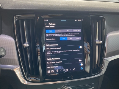 Volvo V90 Core Recharge Hybrid AWD dig.Cockpit Leder
