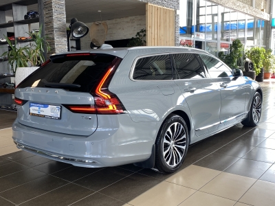 Volvo V90 Core Recharge Hybrid AWD dig.Cockpit Leder