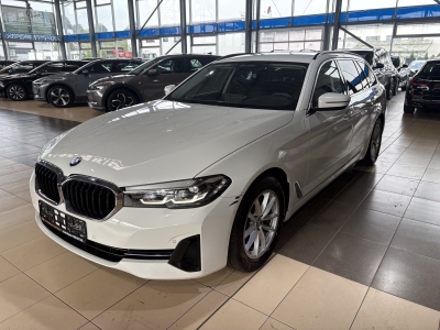 BMW 520 AHK M-Lenkrad Professional LED Ambiente NAVI