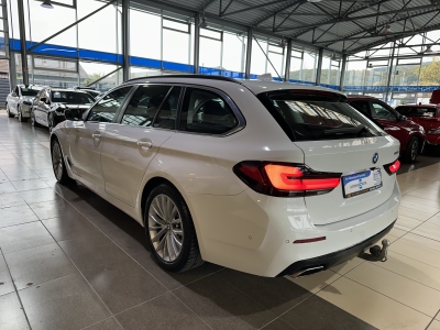 BMW 530 e*Navi*Leder*AHK*LED*PDC*SHZ*DAB*Luftfedern 
