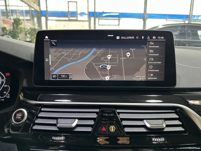 BMW 530 e*Navi*Leder*AHK*LED*PDC*SHZ*DAB*Luftfedern 