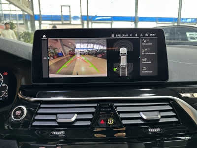 BMW 530 e*Navi*Leder*AHK*LED*PDC*SHZ*DAB*Luftfedern 