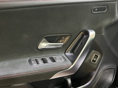 Mercedes-Benz CLA 200 Shooting Brake d AMG Line Edition LED Navi Klimaauto.