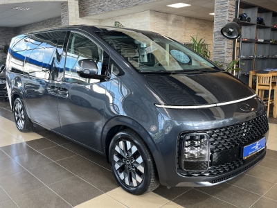 Hyundai STARIA Signature 4WD BOSE 7-Sitze Leder LED NSCC