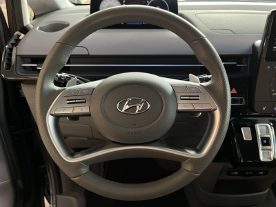 Hyundai STARIA Signature 4WD BOSE 7-Sitze Leder LED NSCC