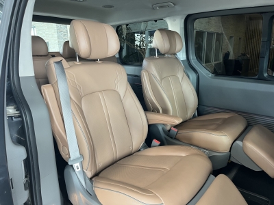 Hyundai STARIA Signature 4WD BOSE 7-Sitze Leder LED NSCC