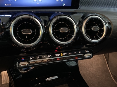 Mercedes-Benz A 250 e Progressive LED Navi PDC SHZ Klimaauto. 