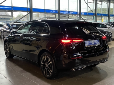 Mercedes-Benz A 250 e Progressive LED Navi PDC SHZ Klimaauto. 