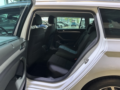 VW Passat GTE AHK Navi LED PDC DAB+ SHZ ACC 
