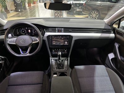 VW Passat GTE AHK Navi LED PDC DAB+ SHZ ACC 
