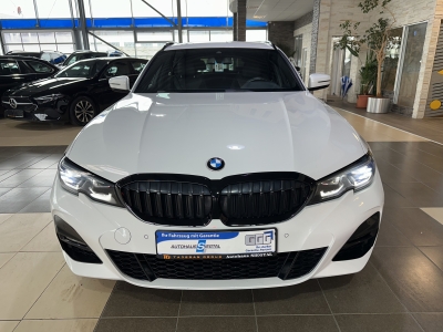 BMW 330 e M Sport Performance LED Ambiente-Licht PDC