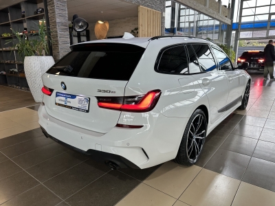 BMW 330 e M Sport Performance LED Ambiente-Licht PDC
