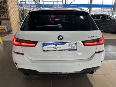 BMW 330 e M Sport Performance LED Ambiente-Licht PDC