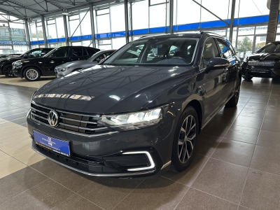 VW Passat GTE Business Premium Navi LED ACC PDC SHZ